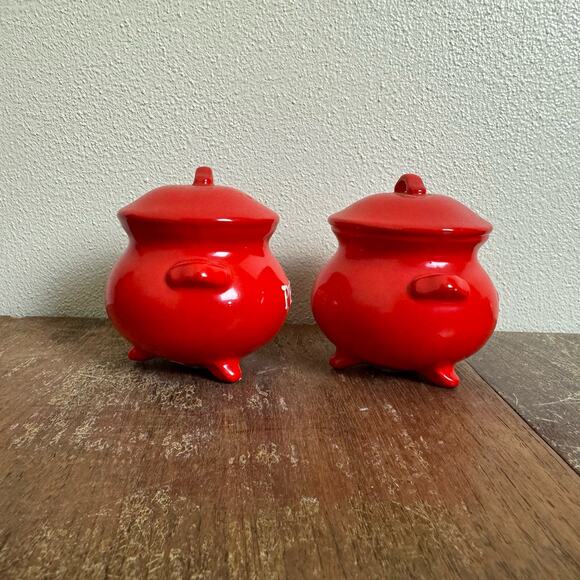 LEGO vintage porcelain red cauldron pot salt‎ and pepper shakers - Picture 2 of 8